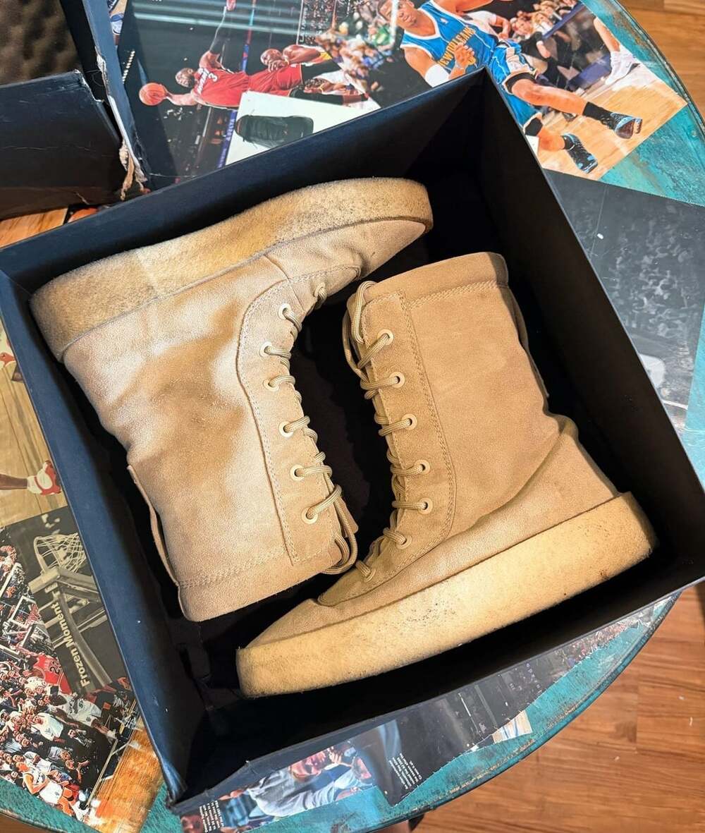 Yeezy Season 2 Crepe Suede Lace-Up Boots in Taupe size 43 made in Spain